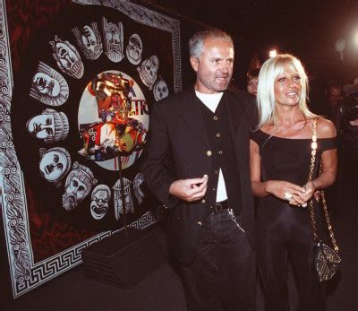 perché hanno ucciso versace|L’omicidio di Gianni Versace .